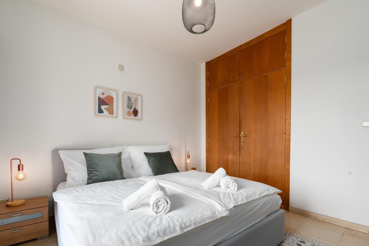 City Apartment 3 Bedroom, Kitchen, Wifi, Workspace, Coffee, Central ฮัสเซลต์ ภายนอก รูปภาพ