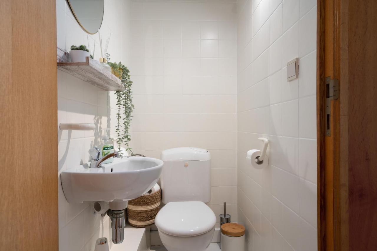 City Apartment 3 Bedroom, Kitchen, Wifi, Workspace, Coffee, Central ฮัสเซลต์ ภายนอก รูปภาพ
